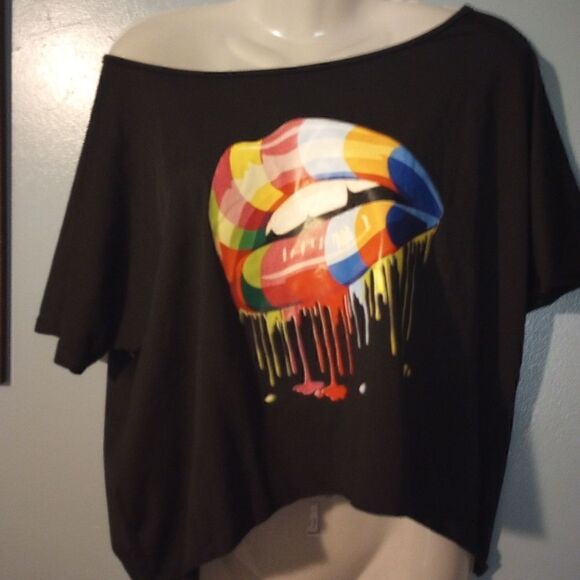 ✨ NWOT Bleeding rainbow lips off shoulder top - Picture 1 of 7